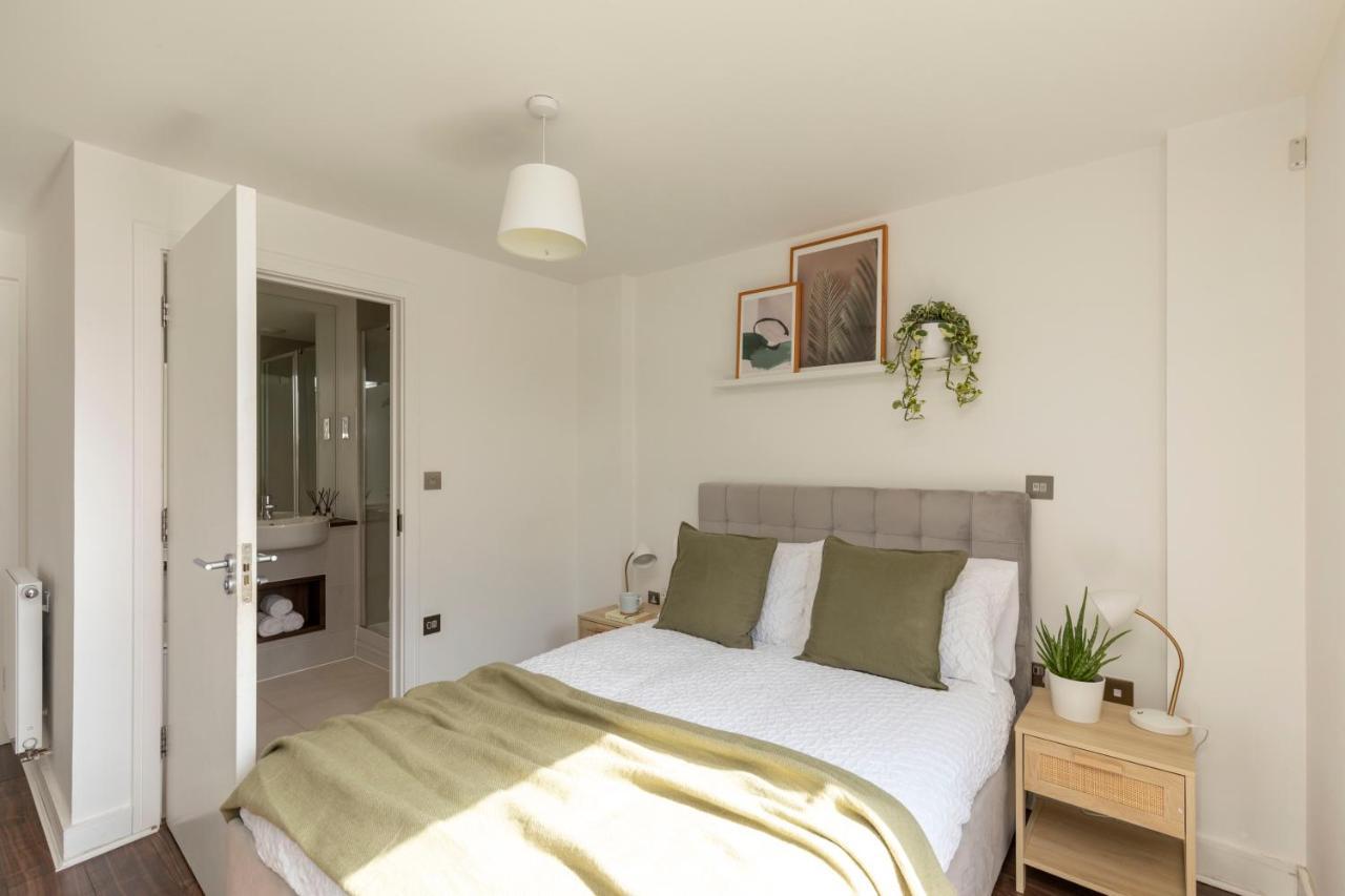 Modern Luxe Apt Just 10 Mins From Tower Bridge! Easy Access To Tube And Bus Londres Exterior foto
