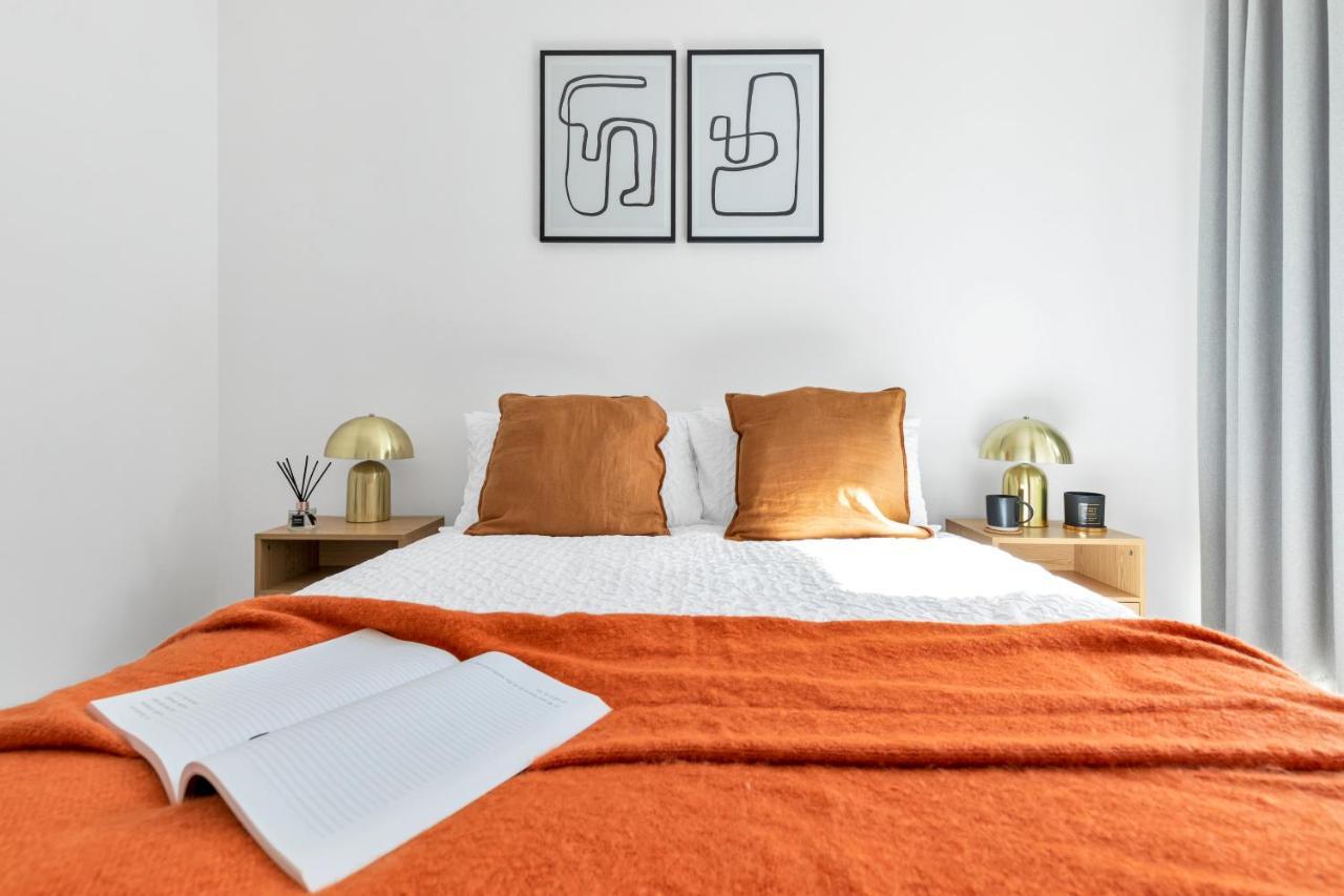Modern Luxe Apt Just 10 Mins From Tower Bridge! Easy Access To Tube And Bus Londres Exterior foto