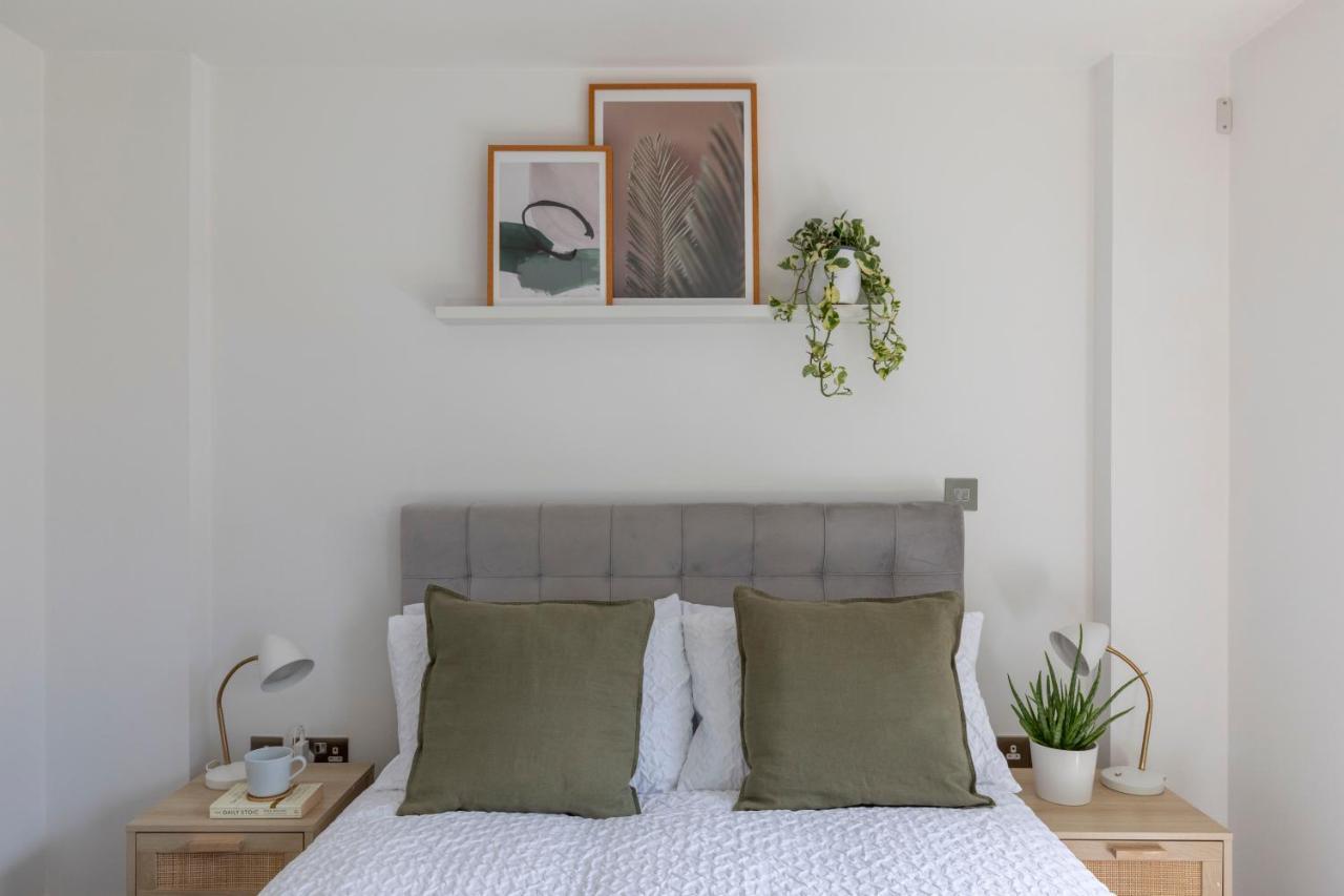 Modern Luxe Apt Just 10 Mins From Tower Bridge! Easy Access To Tube And Bus Londres Exterior foto