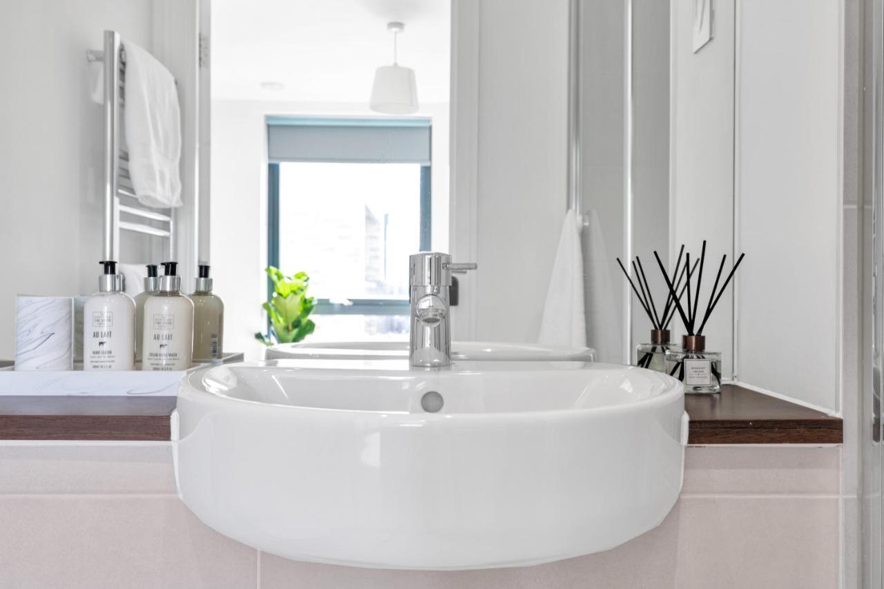 Modern Luxe Apt Just 10 Mins From Tower Bridge! Easy Access To Tube And Bus Londres Exterior foto
